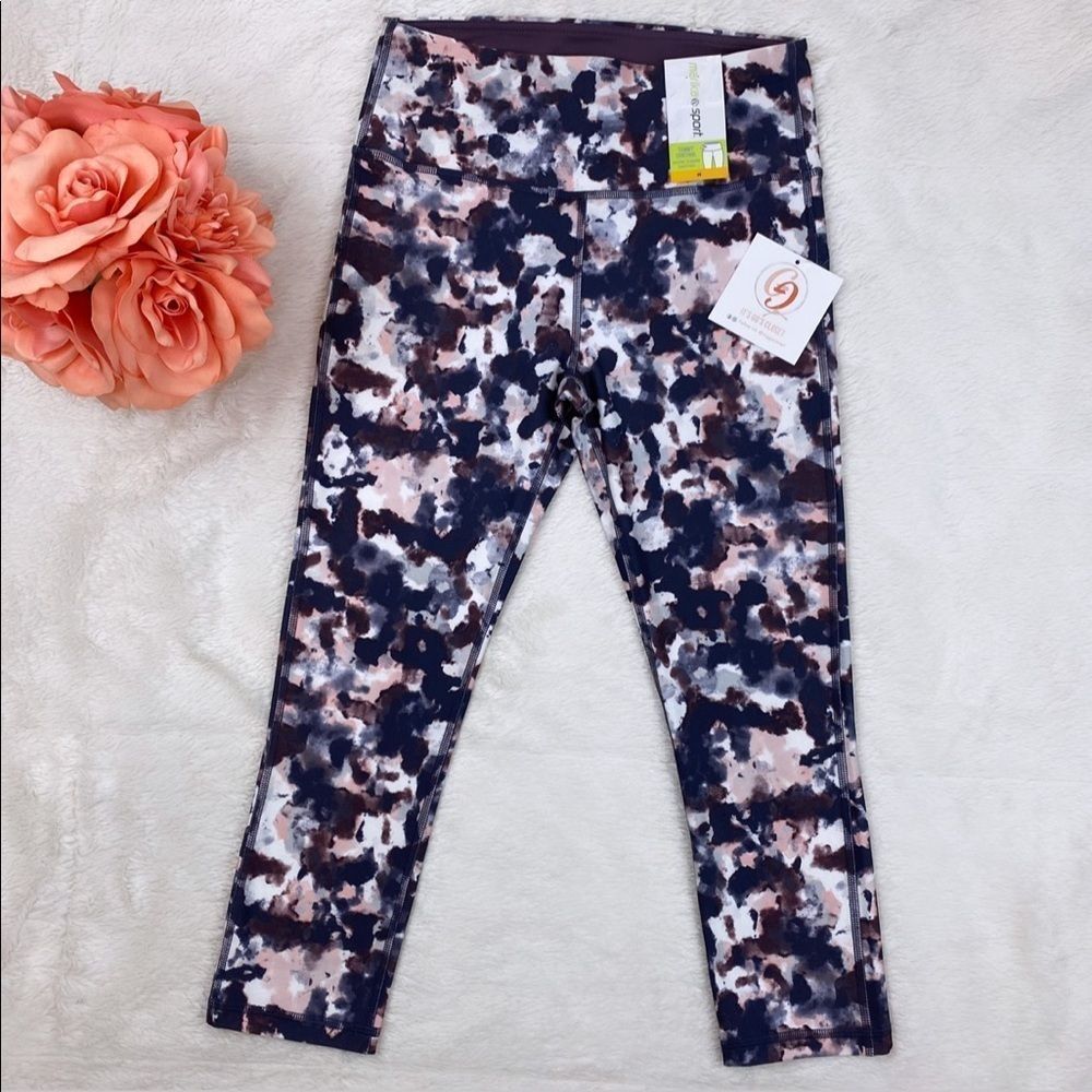 NEW Marika Capris